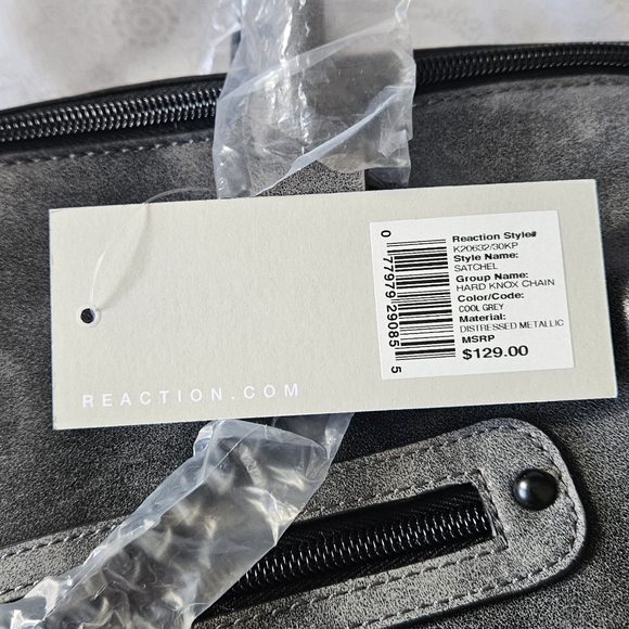 NWT Kenneth Cole Reaction shoulder bag - Picture 2 of 3